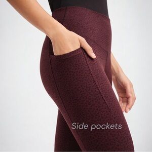 Chico’s Zenergy Burgundy Animal Print Leggings | Side Pockets | Size 1 (8-10)